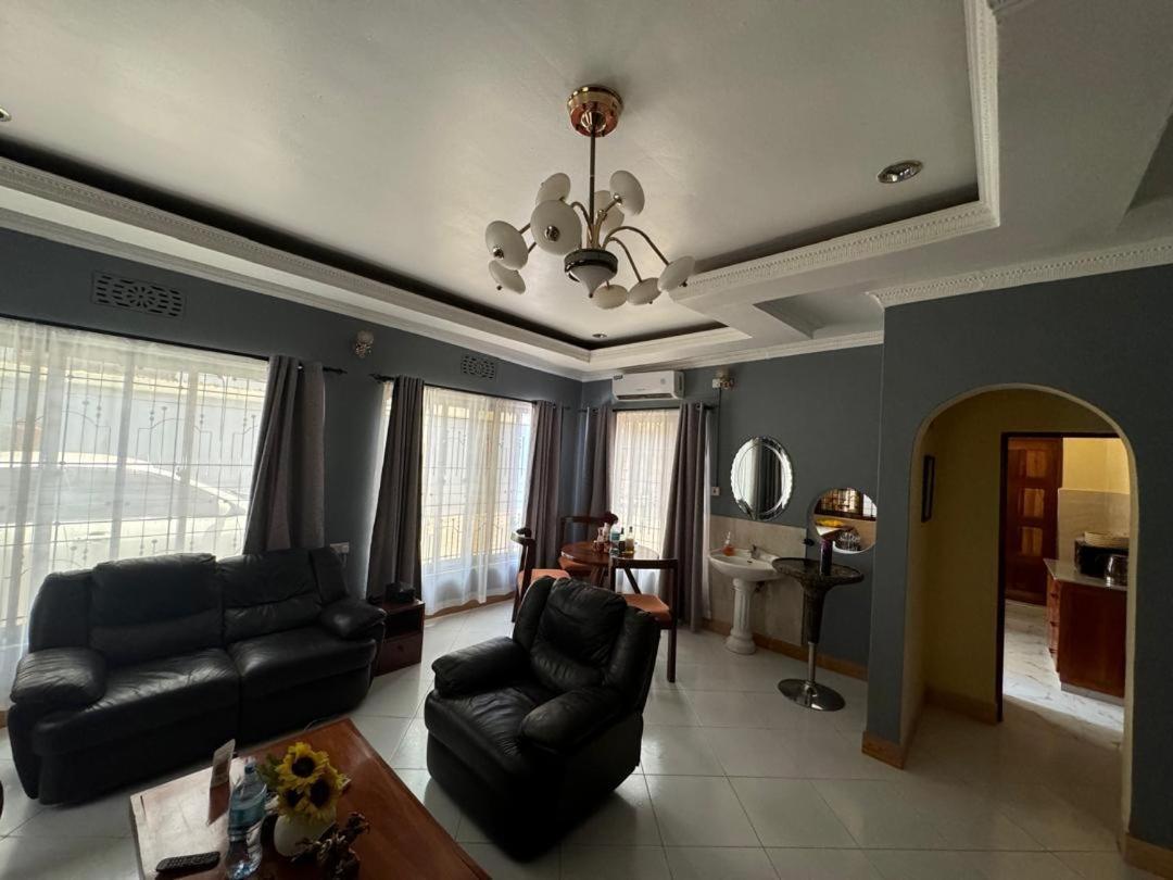 Town Retreat Moshi Apartment Exterior photo